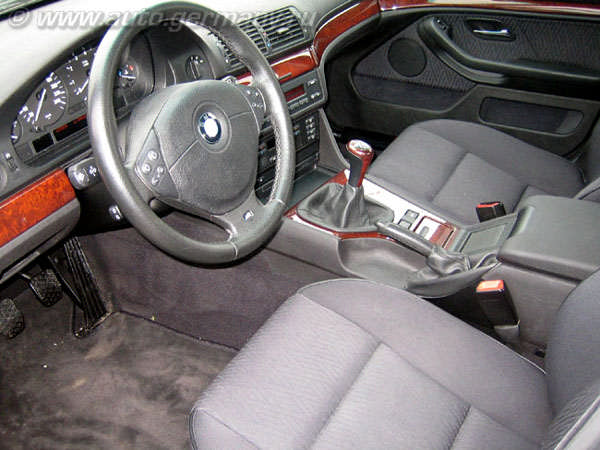 BMW 530i (109)